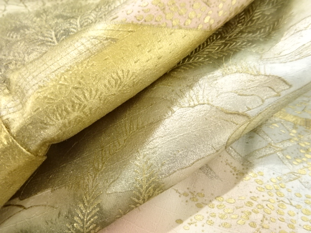  箔置き家屋に流水模様訪問着